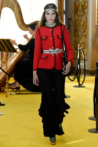 Look 92